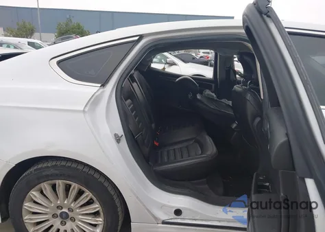 2014 Ford Fusion Energi Se Luxury z USA, uszkodzony, nr VIN 3FA6P0PU9ER335981